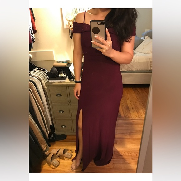 Morgan & Co. Cold Shoulder Trumpet Gown - Wine - Picture 3 of 4